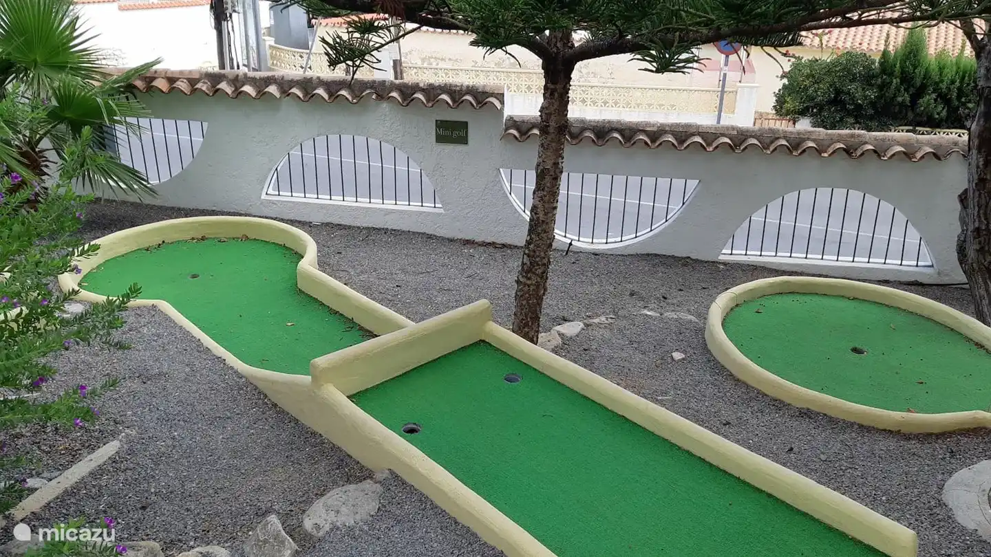 mini golf