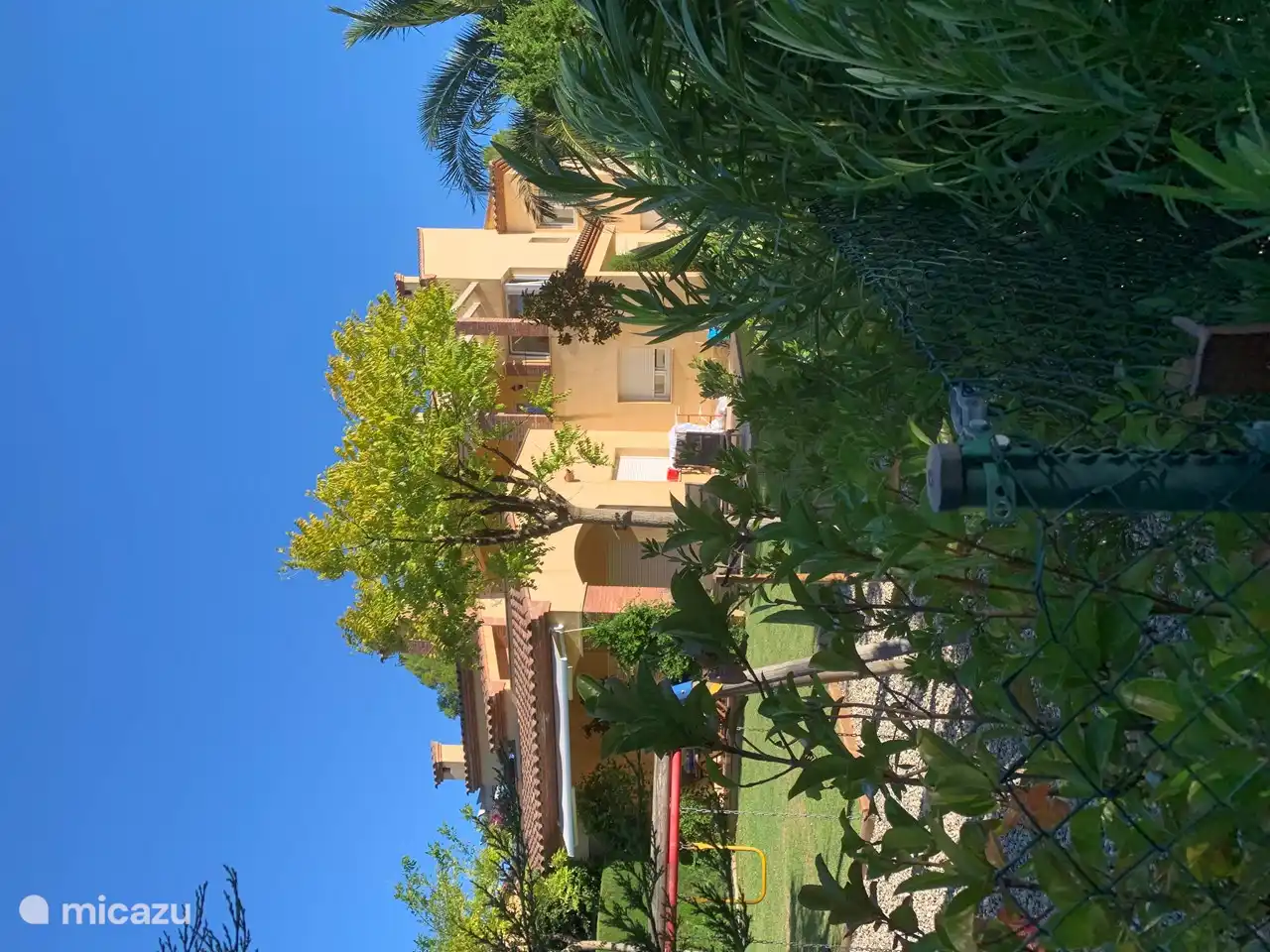 Jardín de los vecinos de abajo