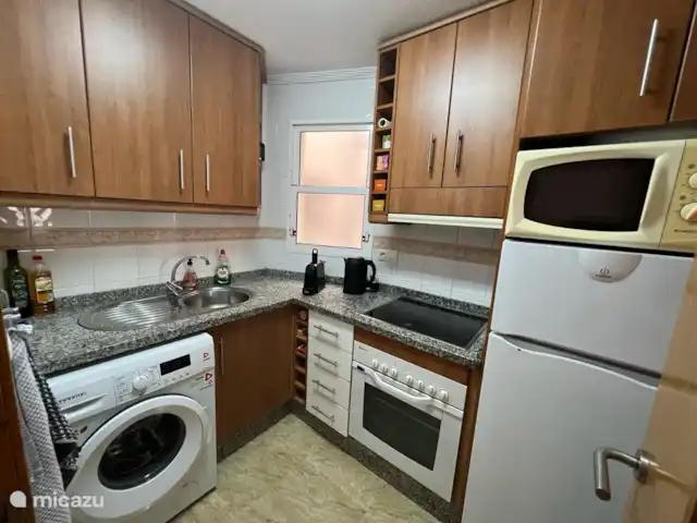 Casa Torrevieja en España, Costa Blanca, Torrevieja - apartamento La cocina compacta, pero completa