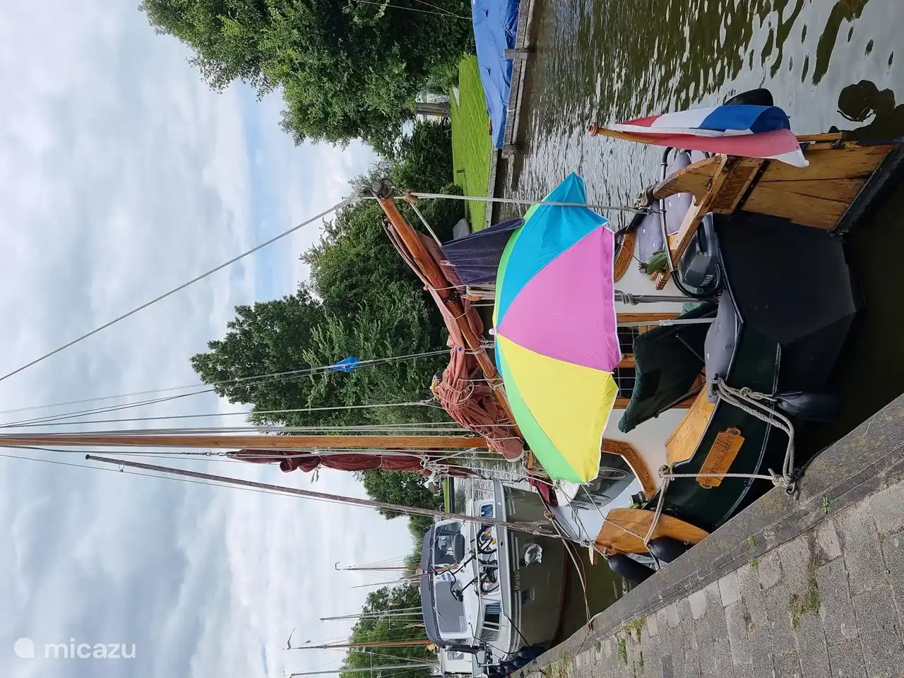 Von Gaastmeer aus können Sie nach Heeg oder Oudega laufen, beide km. mit mehreren netten Restaurants.