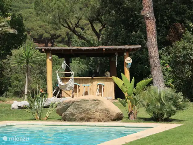 Gîte sur domaine Côte de Barcelone | Espagne, Barcelone, Sant Andreu de Llavaneres  - finca Tikibar