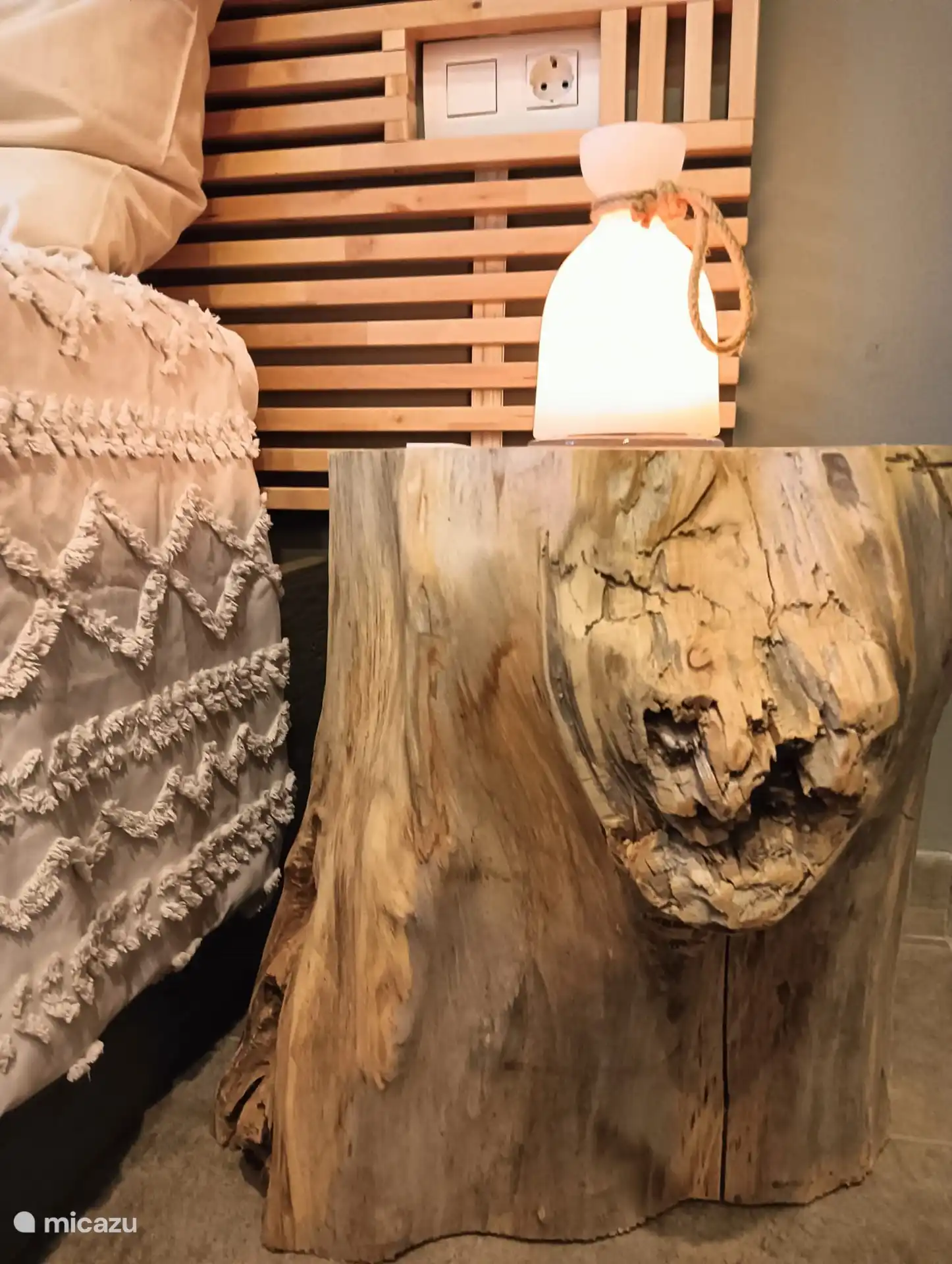 Jenny works a lot with wood .....