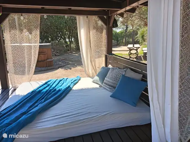 Gîte sur domaine Côte de Barcelone | Espagne, Barcelone, Sant Andreu de Llavaneres  - finca Lit balinais