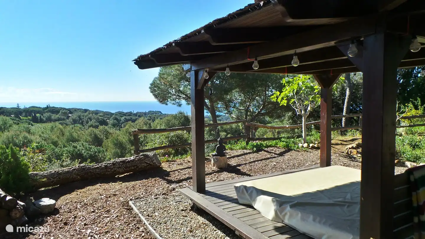 Bali bed with a view