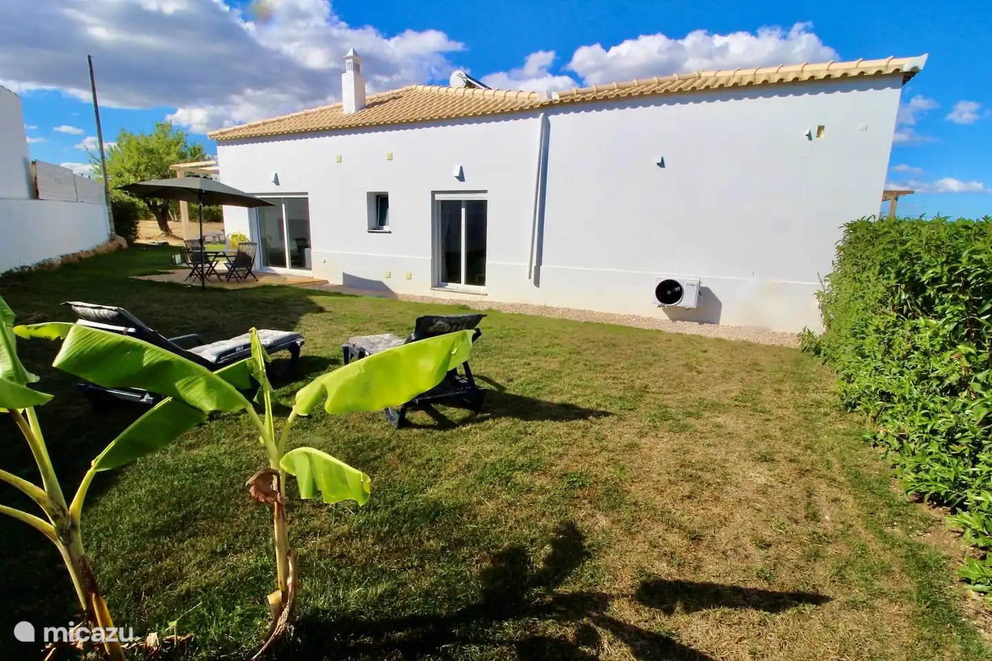 lado oeste del jardín