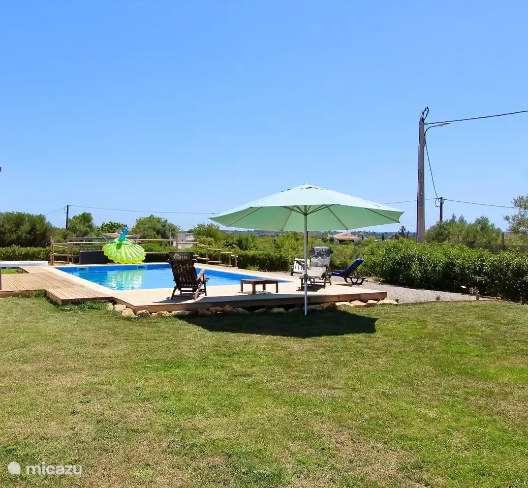 Piscina de 5 x 10 m, que solo tienes que compartir con nosotros