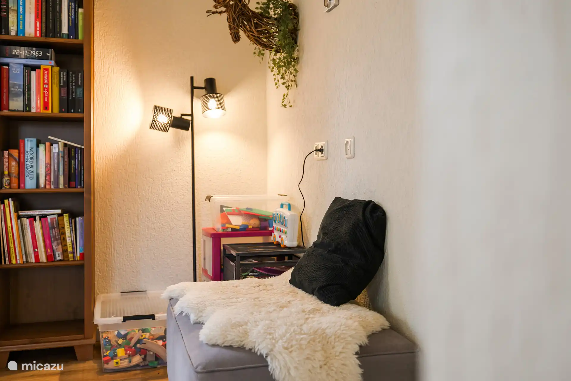 En la esquina de juegos encontrarás varios juegos, libros de lectura.