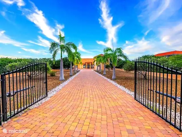 Villa Magic Time - Bord de mer | Curaçao, Banda Abou (ouest), Coral Estate, Rif St.Marie - villa Portail d’entrée