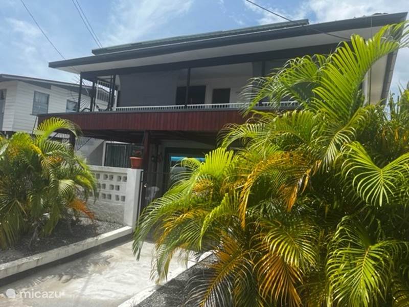 Vakantiehuis Suriname, Paramaribo, Paramaribo Stadswoning Vrijstaande woning voor 15 personen