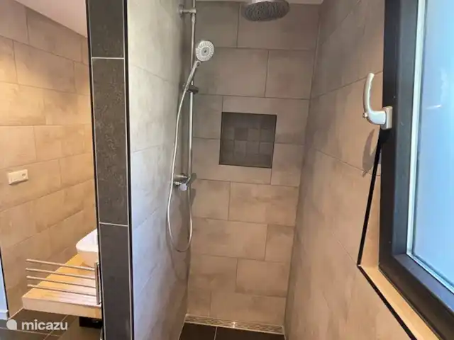 bungalow huren in Nederland, Noord-Brabant, Baarle-Nassau – Rietdekker Badkamer douche