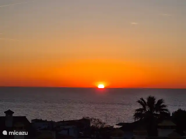 Location de Vacances Espagne, Costa del Sol, Puerto De La Duquesa, penthouse - Penthouse Duquesa près d’Estepona Soleil du matin depuis le balcon