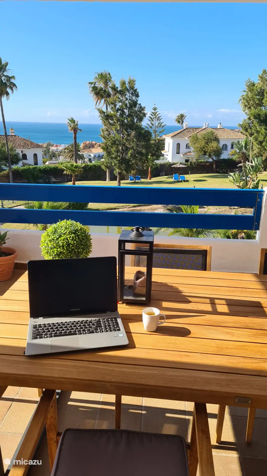 Morgendlicher Arbeitsplatz