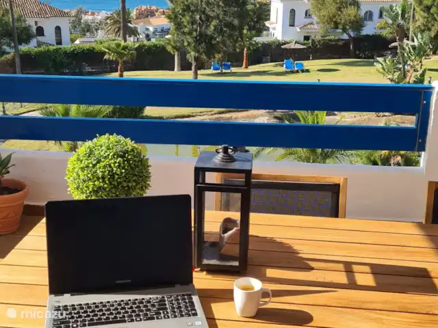 Location de Vacances Espagne, Costa del Sol, Puerto De La Duquesa, penthouse - Penthouse Duquesa près d’Estepona Matin sur le lieu de travail