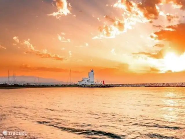Location de Vacances Espagne, Costa del Sol, Puerto De La Duquesa, penthouse - Penthouse Duquesa près d’Estepona Phare de Puerto de la Duquesa