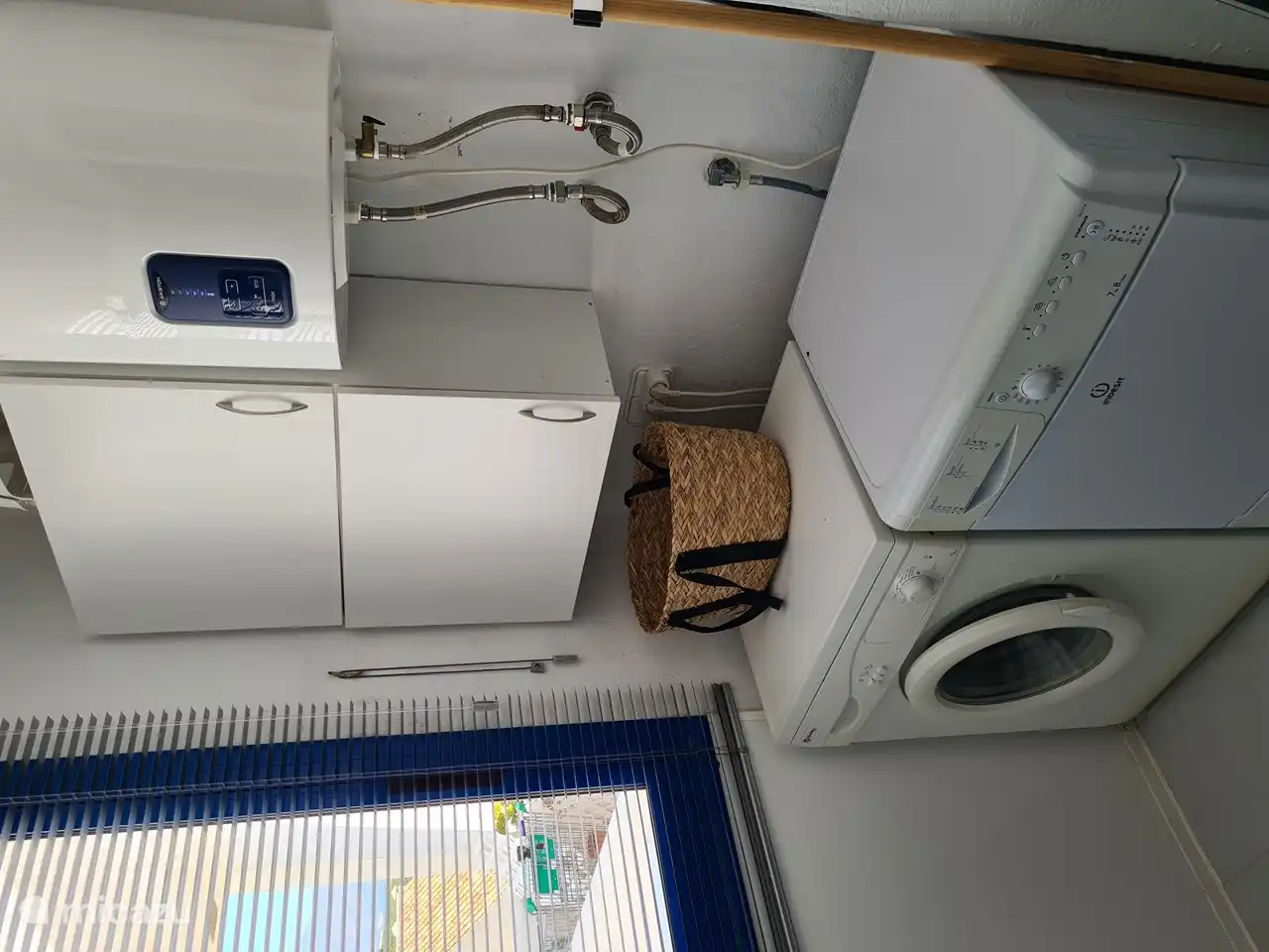 Waschmaschine und Trockner, Stauraum..