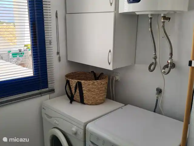 Location de Vacances Espagne, Costa del Sol, Puerto De La Duquesa, penthouse - Penthouse Duquesa près d’Estepona lave-linge et sèche-linge, rangements..