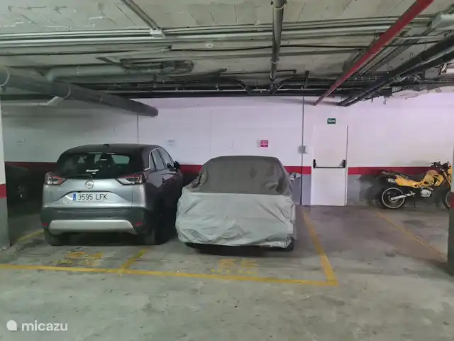 Location de Vacances Espagne, Costa del Sol, Puerto De La Duquesa, penthouse - Penthouse Duquesa près d’Estepona parking sous-sol, près de la porte de l'ascenseur