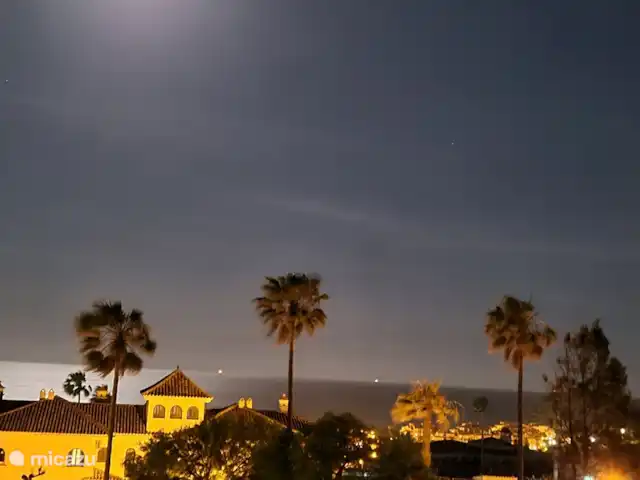 Location de Vacances Espagne, Costa del Sol, Puerto De La Duquesa, penthouse - Penthouse Duquesa près d’Estepona Pleine lune depuis la terrasse