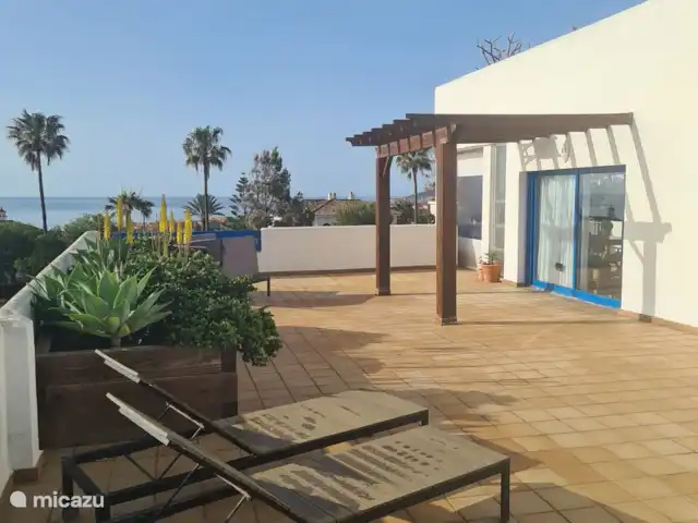 Location de Vacances Espagne, Costa del Sol, Puerto De La Duquesa, penthouse - Penthouse Duquesa près d’Estepona C'est la taille de la terrasse, 140 m2