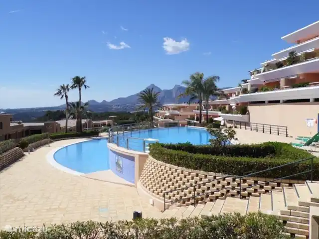 Wandelen, Spanje, Costa Blanca, Altea la Vieja, appartement Appartement Grand la Nova Uitzicht op complex en bergen