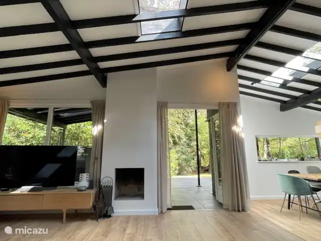 Giethmenseveld la plus belle maison | Pays-Bas, Overijssel, Giethmen - bungalow En plus d'un poêle à bois, il y a une cheminée.