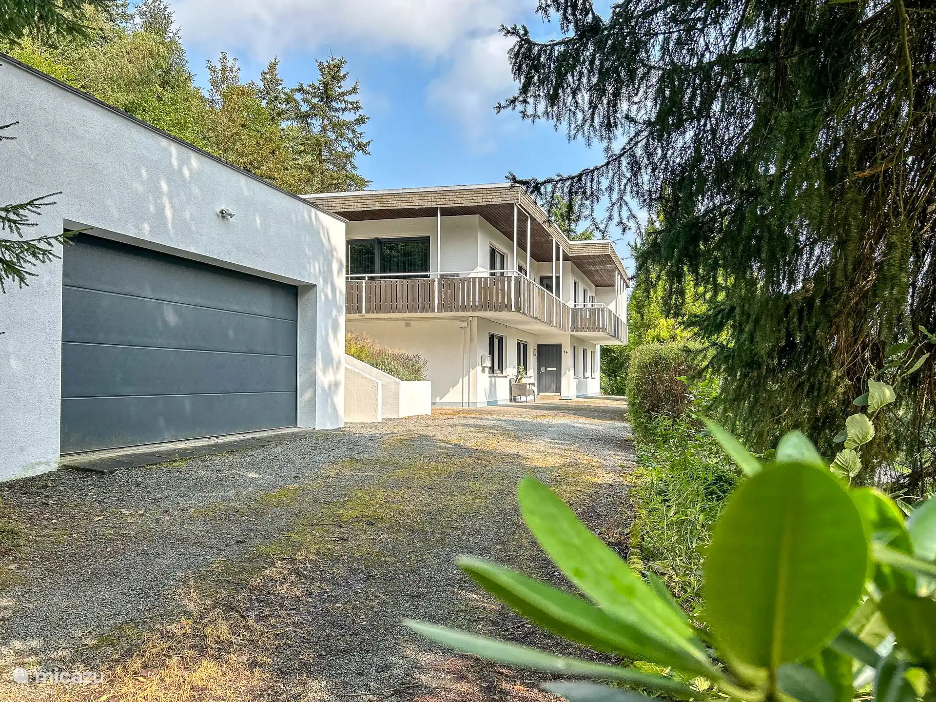 vue latérale de la maison