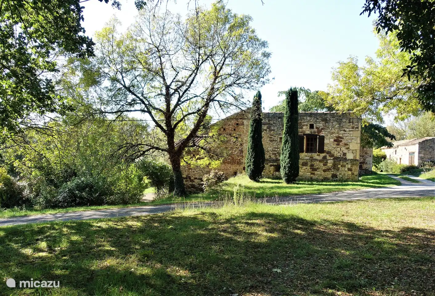 from the road guest room and pigeonnier