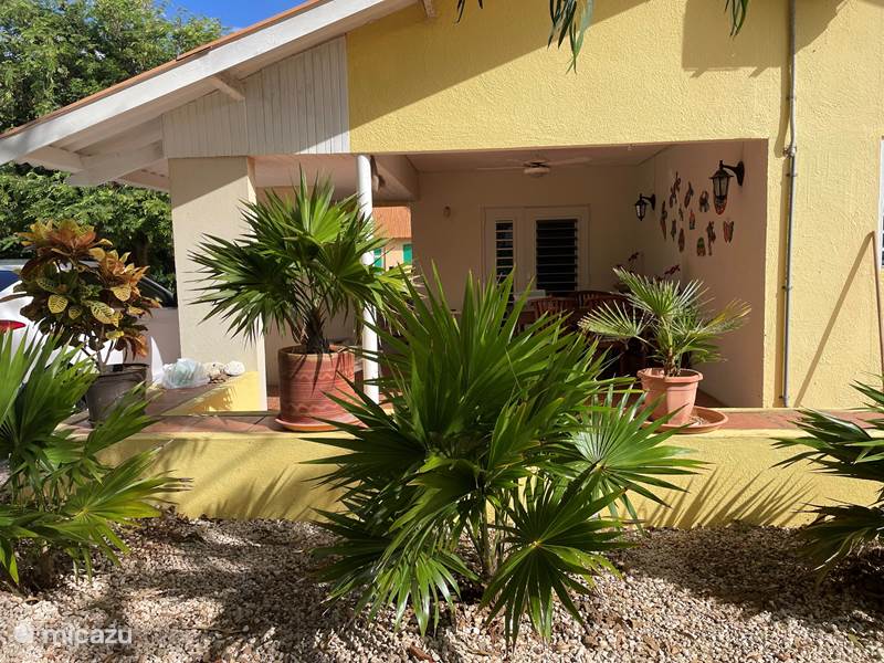 Vakantiehuis Curaçao, Banda Abou (west), Grote Berg Bungalow Villa `Enjoy` met pool en tuin