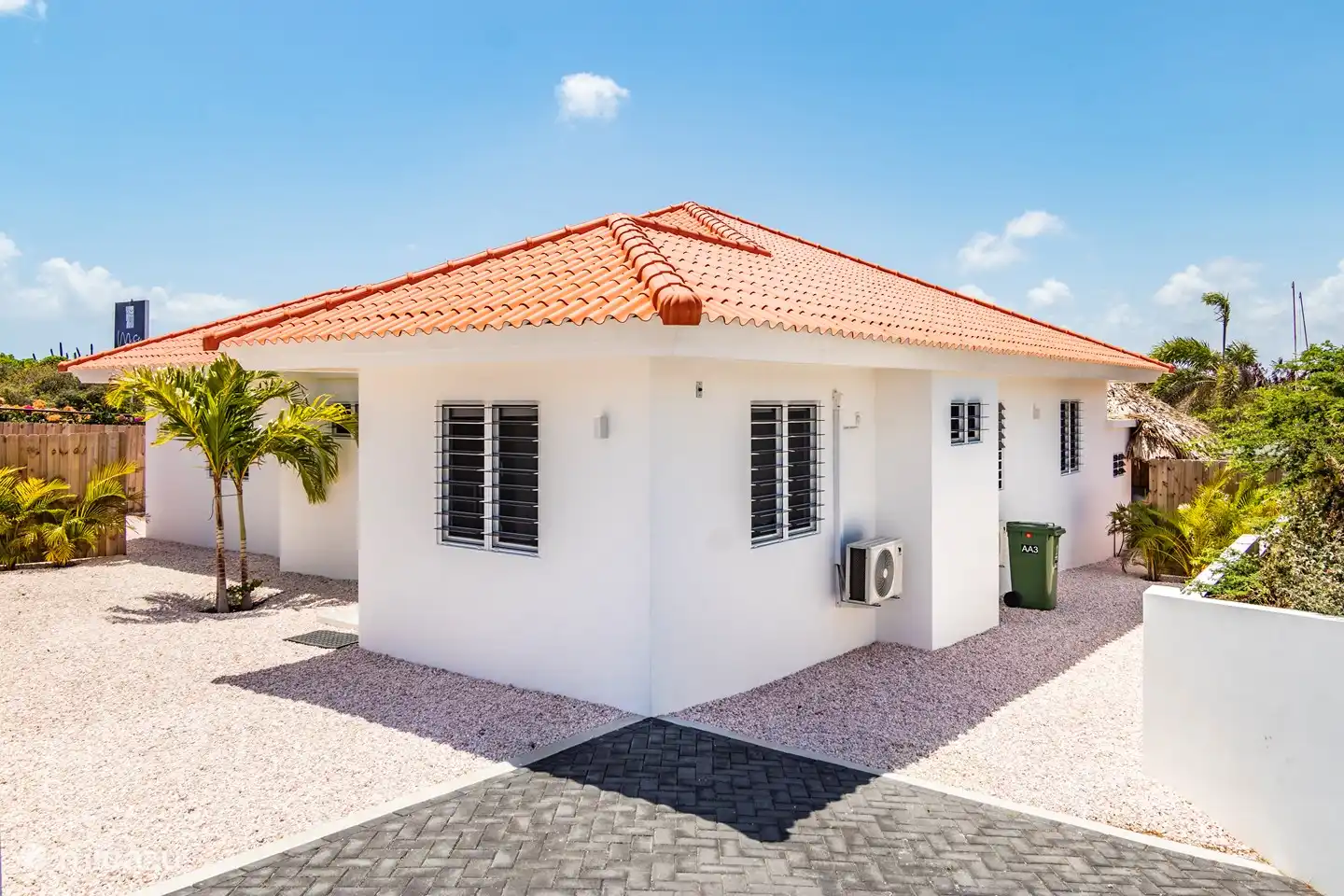 Frente villa malibú