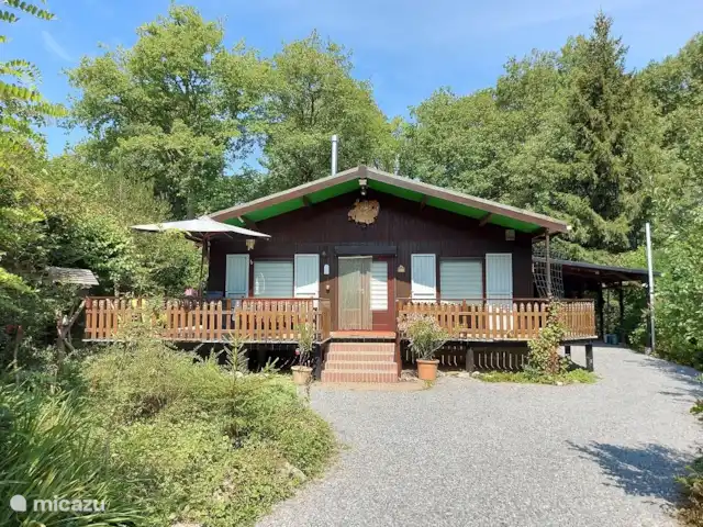 chalet huren in België, Ardennen, Barvaux-sur-Ourthe – De Klingelhütte met gastenverblijf. chalet huren in België, Ardennen, Barvaux-sur-Ourthe – De Klingelhütte met gastenverblijf.