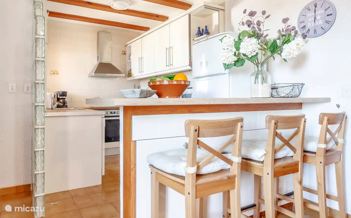 Voll ausgestattete Küche