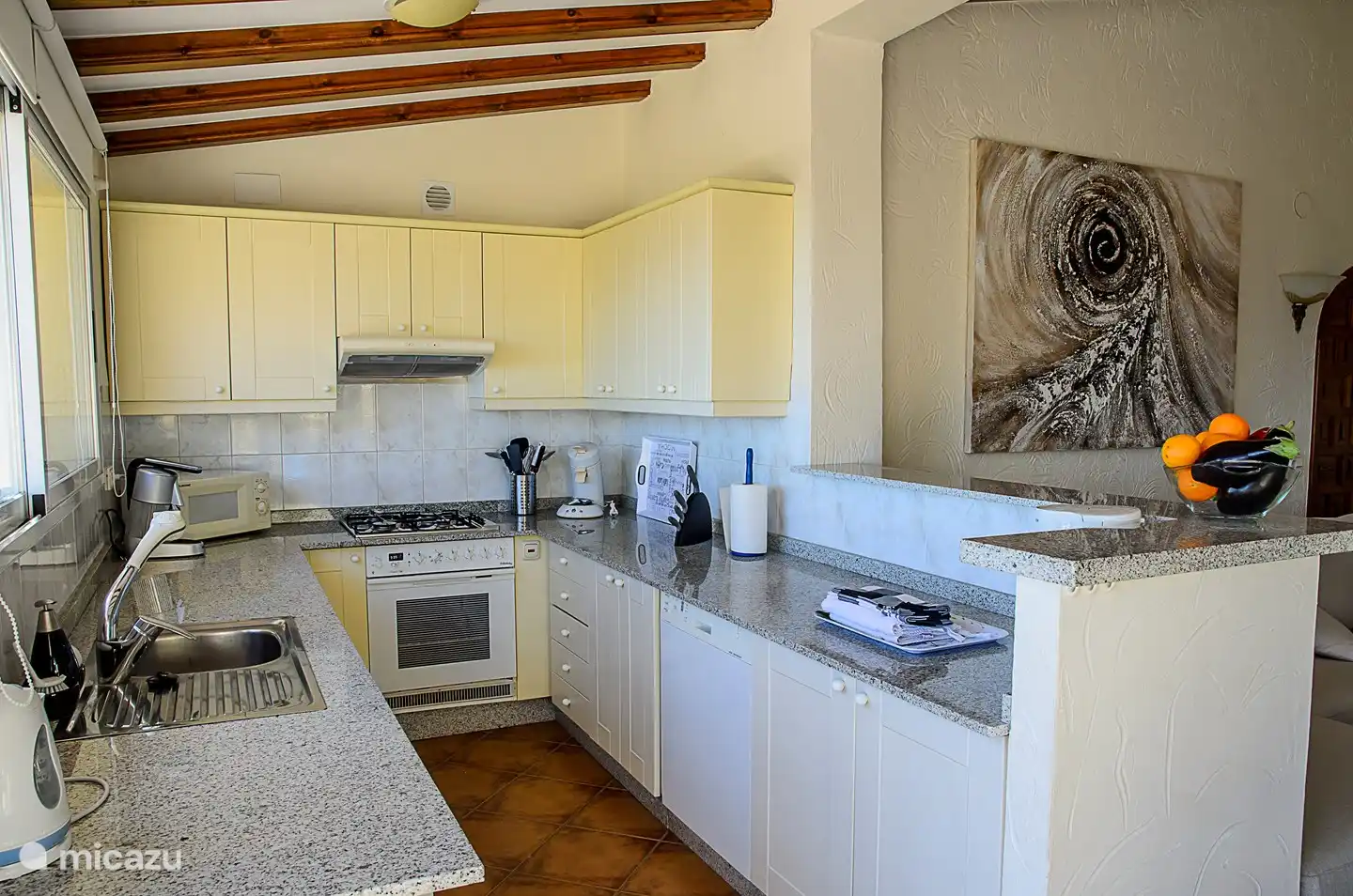 Fully equipped kitchen