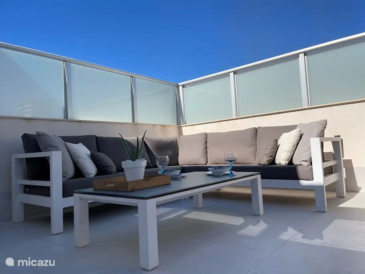 Solarium mit Sonne am Morgen und am späten Nachmittag im Winter