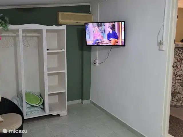 Location de Vacances Curaçao, Curaçao-Centre, Jongbloed, pension / maison d’hôtes / chambre privée - Relive-Curaçao Guesthouse Aussi avec toutes les chaînes imaginables sur Smart TV 32