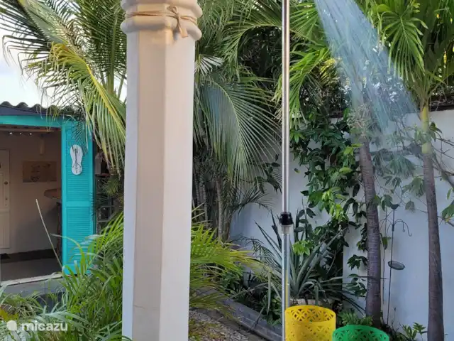 Location de Vacances Curaçao, Curaçao-Centre, Jongbloed, pension / maison d’hôtes / chambre privée - Relive-Curaçao Guesthouse douche extérieure