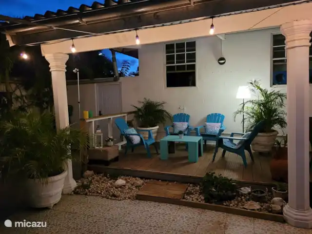 Location de Vacances Curaçao, Curaçao-Centre, Jongbloed, pension / maison d’hôtes / chambre privée - Relive-Curaçao Guesthouse ambiance avec l'éclairage
