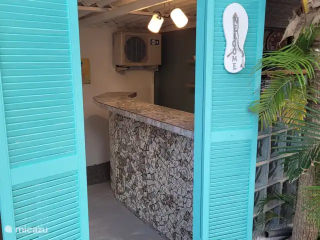 Location de Vacances Curaçao, Curaçao-Centre, Jongbloed, pension / maison d’hôtes / chambre privée - Relive-Curaçao Guesthouse entrée de la maison d'amis
