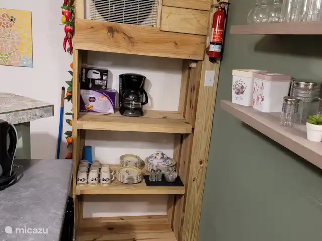 Location de Vacances Curaçao, Curaçao-Centre, Jongbloed, pension / maison d’hôtes / chambre privée - Relive-Curaçao Guesthouse Unité de climatisation intégrée dans une spacieuse armoire de cuisine