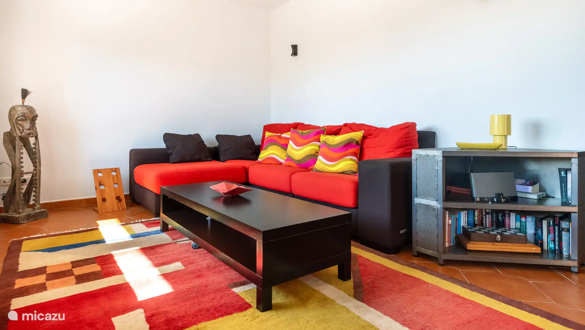 Salon im Obergeschoss mit Aussicht und Panorama-TV