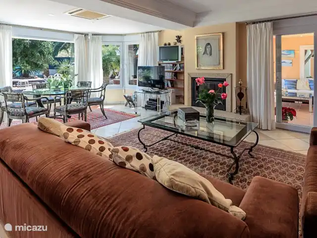 villa en España, Costa Blanca, Moraira – Villa Xenofilia III Sala de estar con TV de plasma