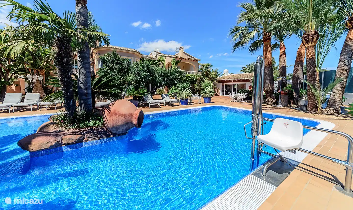 Beheiztes Schwimmbecken