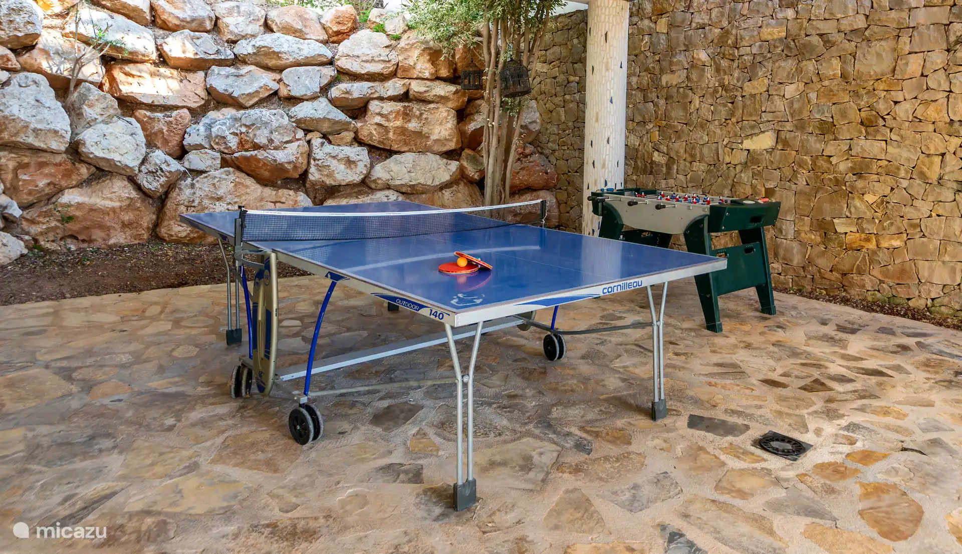 Tafeltennis en tafelvoetbal tafels