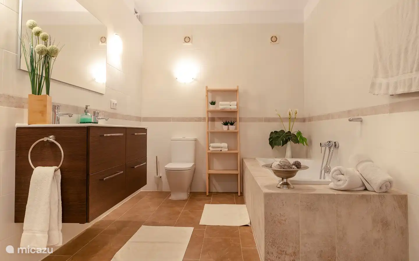 Badkamer met badkuip