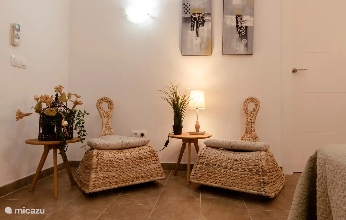 Slaapkamer met en-suite badkamer en airconditioning