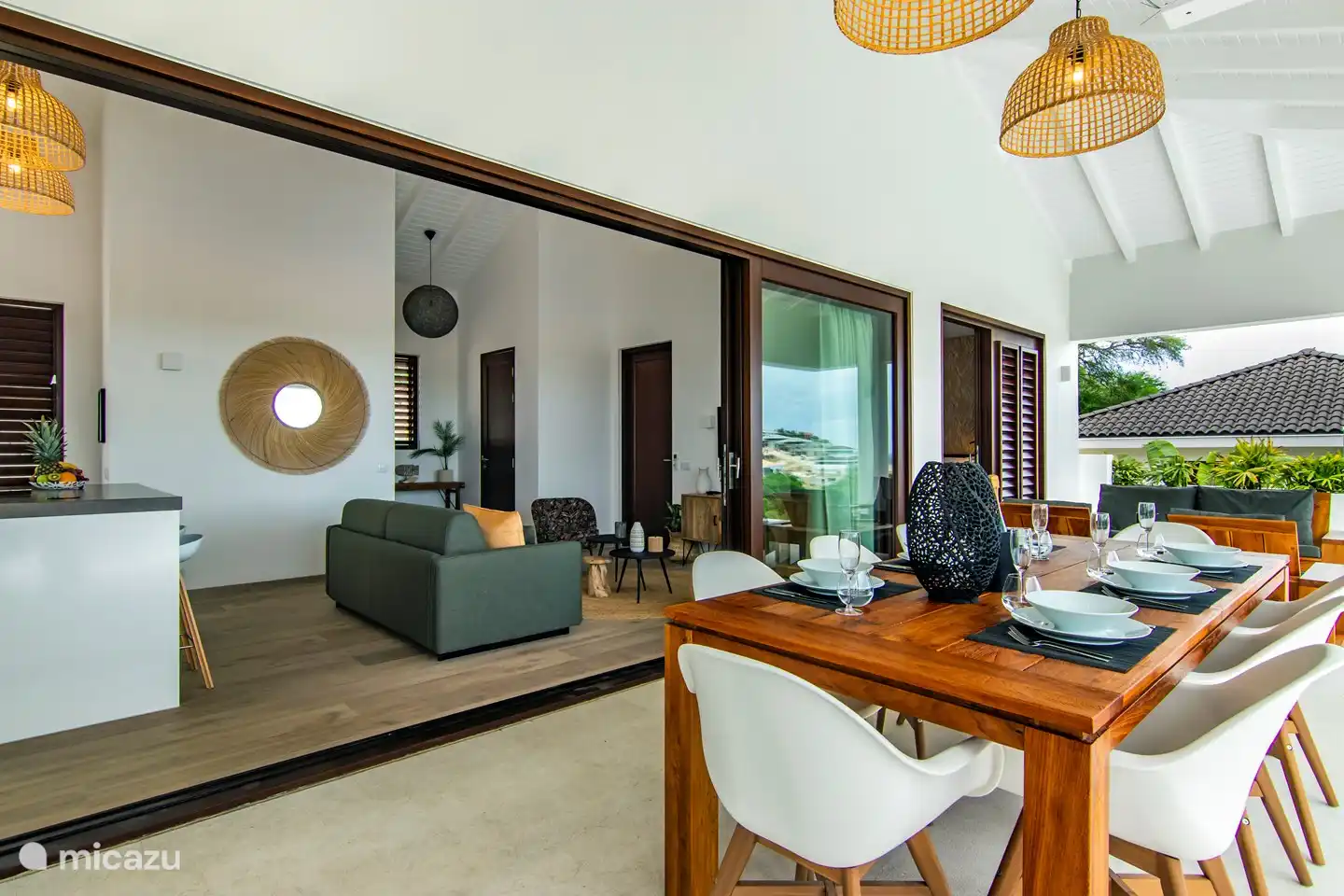 Terrasse und Wohnzimmer