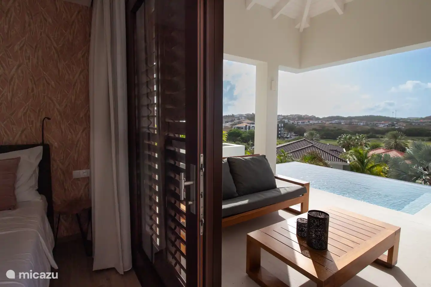 Master-Schlafzimmer im Obergeschoss anzeigen