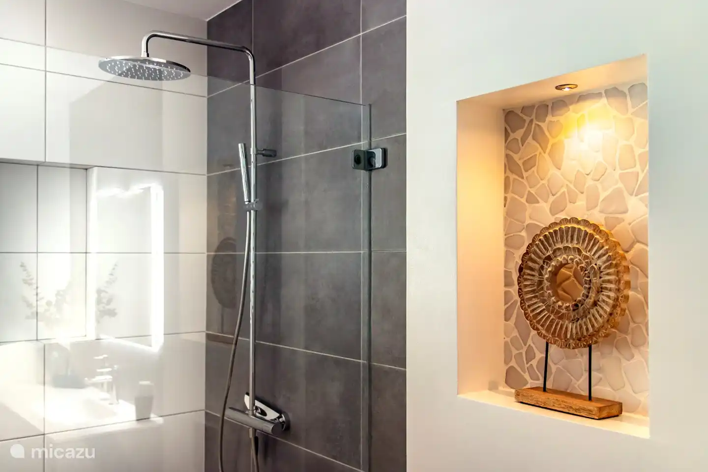 1. Badezimmer im Erdgeschoss