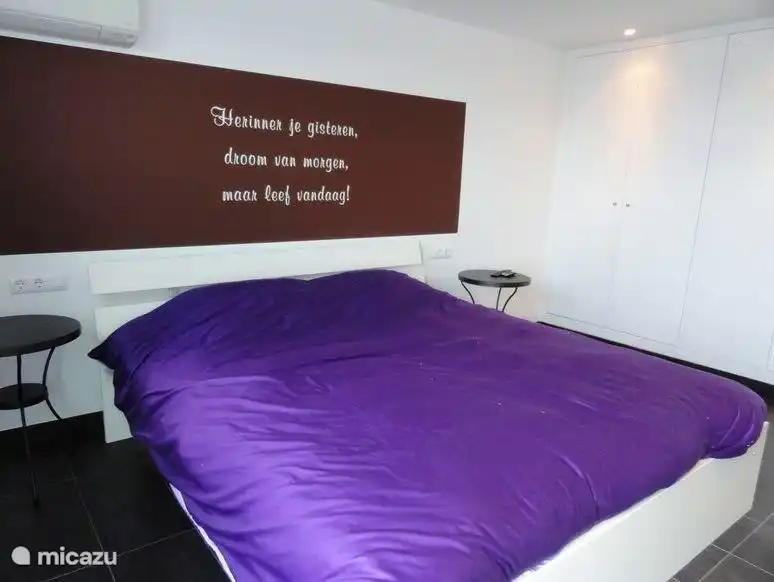 Schlafzimmer im Erdgeschoss mit eigenem Bad