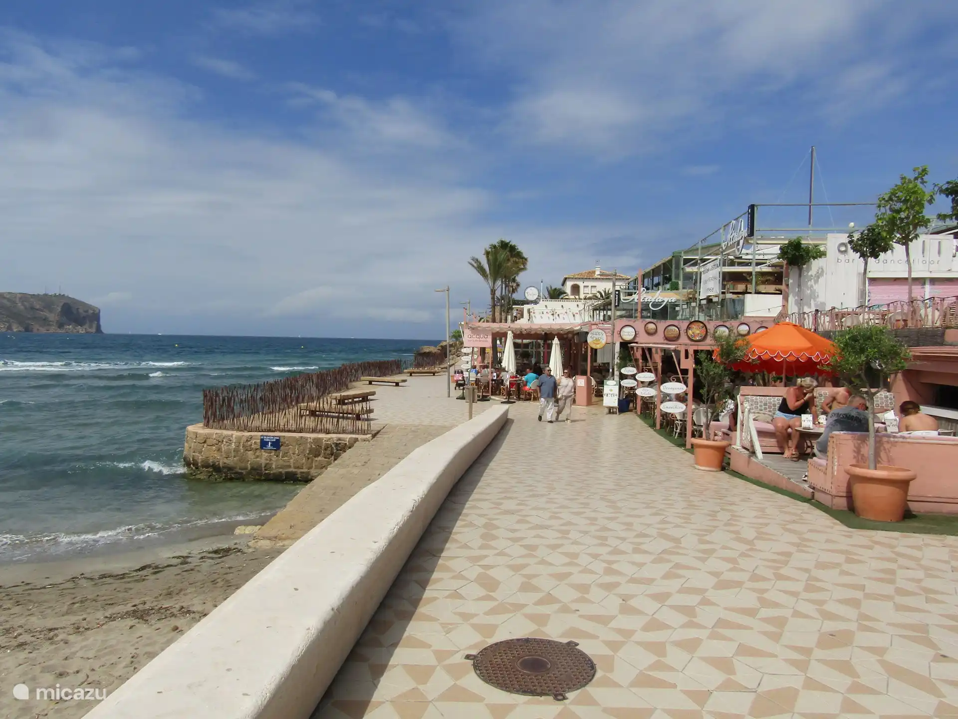 Eine der vielen Terrassen am Meer in Javea (etwa 10 bis 15 Minuten mit dem Auto)