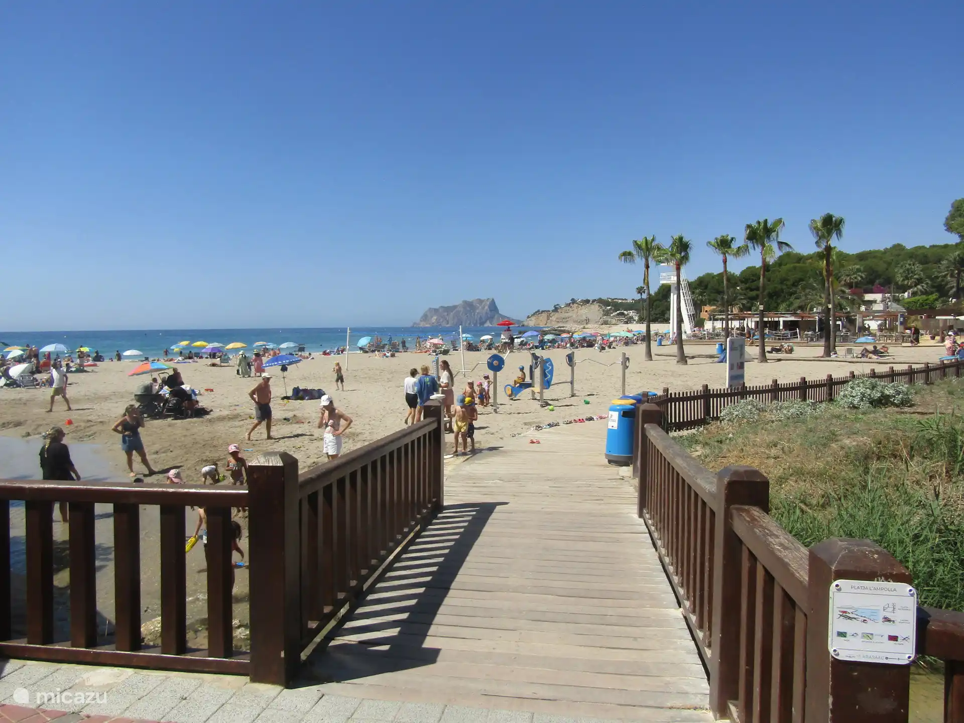 Der gemütliche Strand von Moraira (etwa 5 Minuten mit dem Auto)